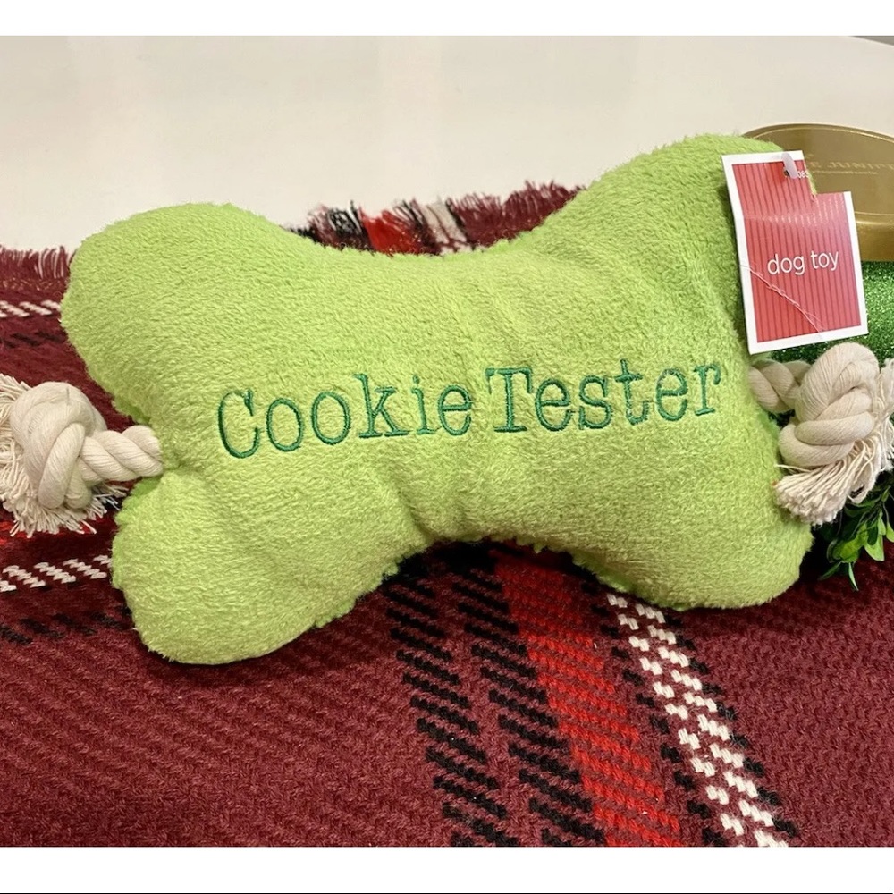 NWT Target Exclusive Christmas Dog Toy Cookie Tester Squeaky Plush Ropes Cute!